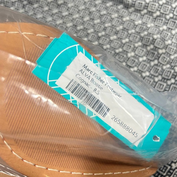 NWOT Marc Fisher Alva Leather Ankle Bootie 8.5 Tan Cognac Women's Western Heel - Picture 9 of 9